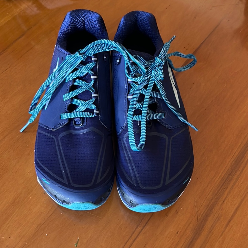 Altra Superior running shoes size 7